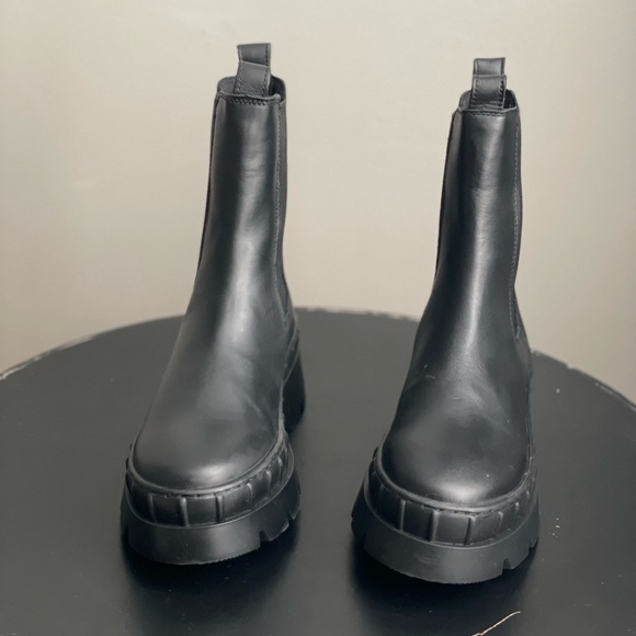 Steve Madden Barclay Boot in Black Leather - Picture 3 of 9